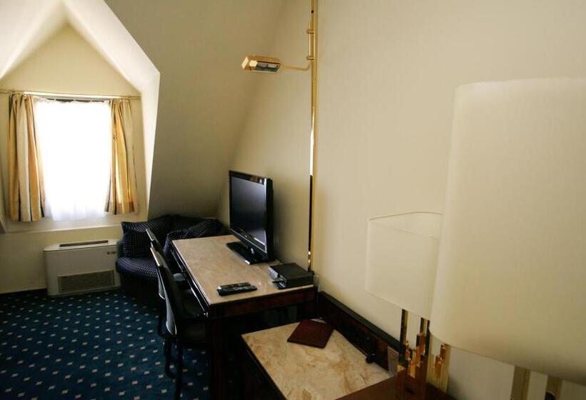 Standard Szoba, Podzamcze