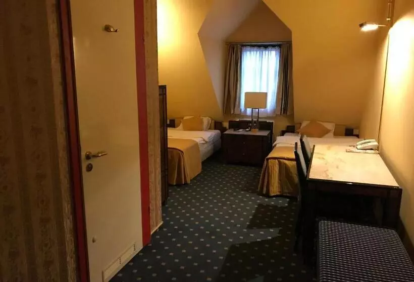 Standard Neljän Hengen Huone, Podzamcze