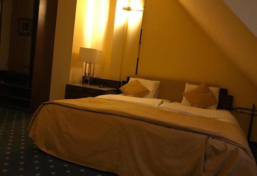 Négyágyas Standard Szoba, Podzamcze