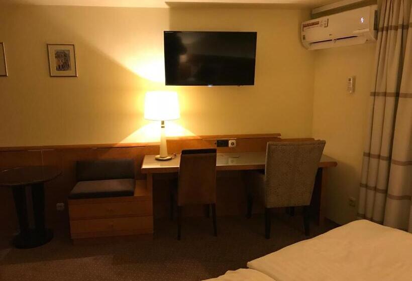 Бунгало Стандарт, Podzamcze