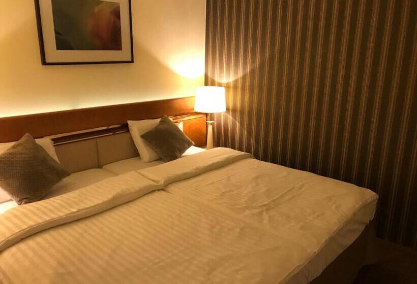 Standard Bungalow, Podzamcze