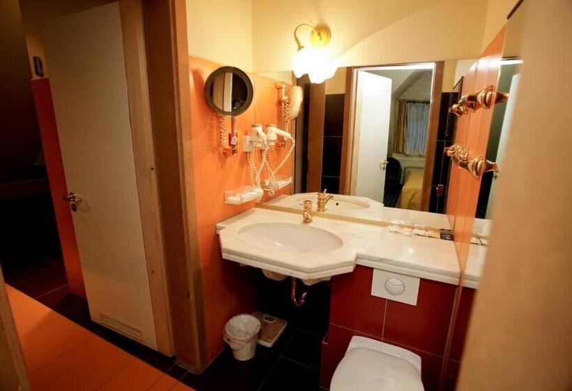 Standard Szoba, Podzamcze