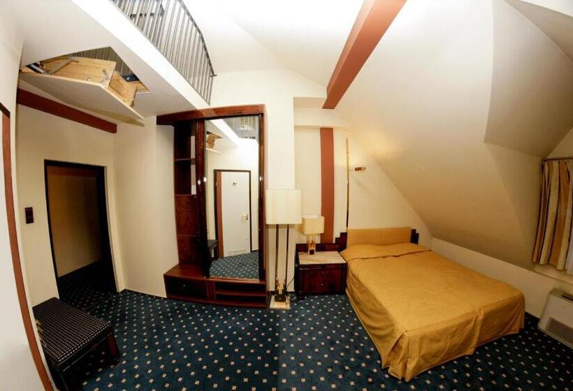 Háromágyas Standard Szoba, Podzamcze