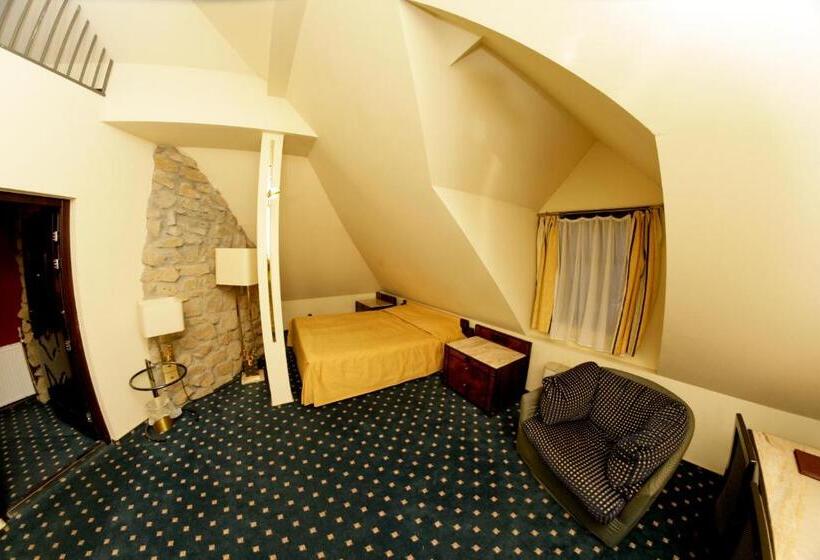 Четырехместный Номер Стандарт, Podzamcze