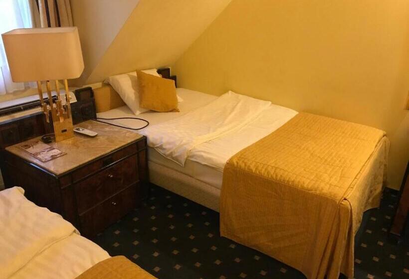 Номер Стандарт, Podzamcze