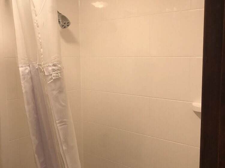 ２ダブルベッドのスタンダードルーム, Red Lion Inn And Suites La Pine, Oregon