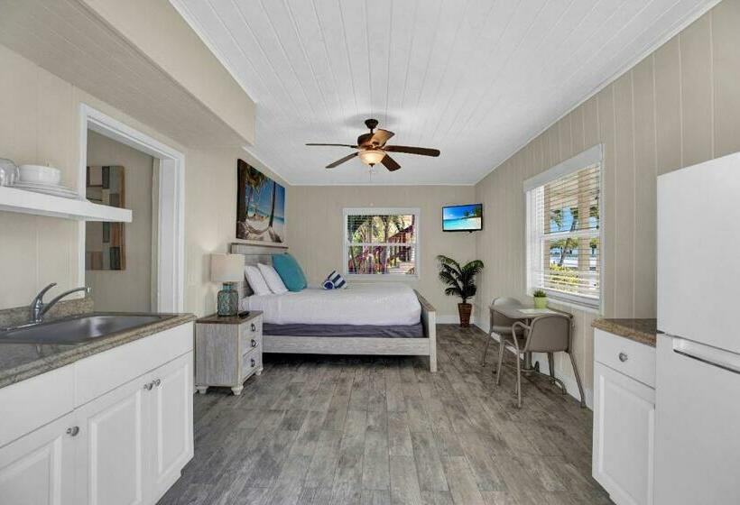 غرفة قياسية سرير كينج, Seascape Resort & Marina