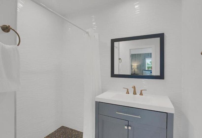 شقة ديلوكس غرفتين نوم مطلة على البحر, Seascape Resort & Marina