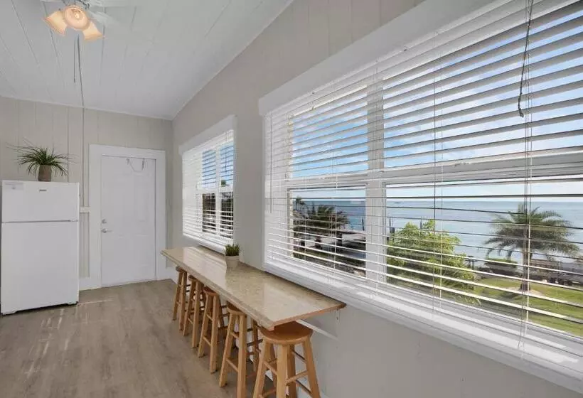 2 Bedroom Deluxe Apartment Sea View, Seascape Resort & Marina