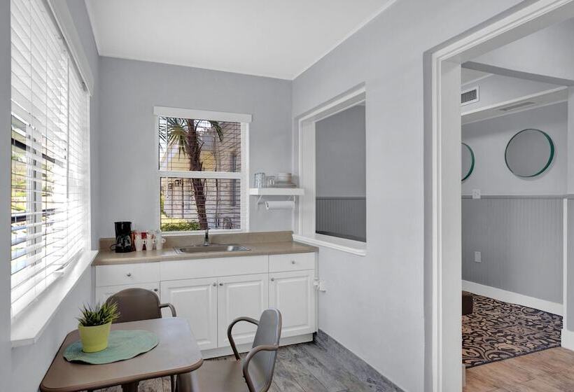 غرفة قياسية سرير كينج, Seascape Resort & Marina