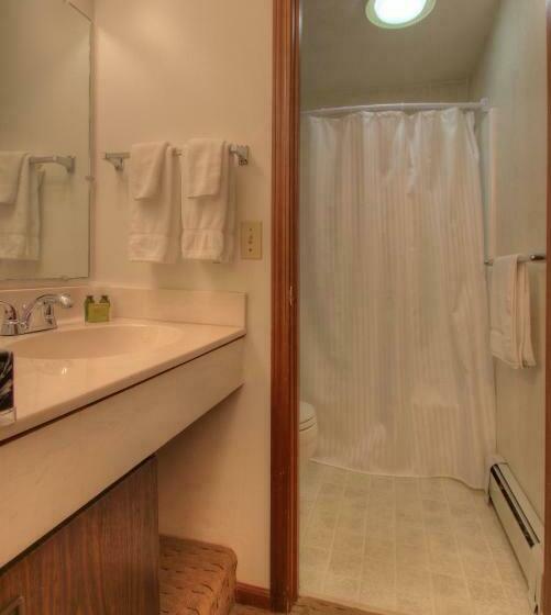 غرفة قياسية سرير كينج, Rhumb Line Resort