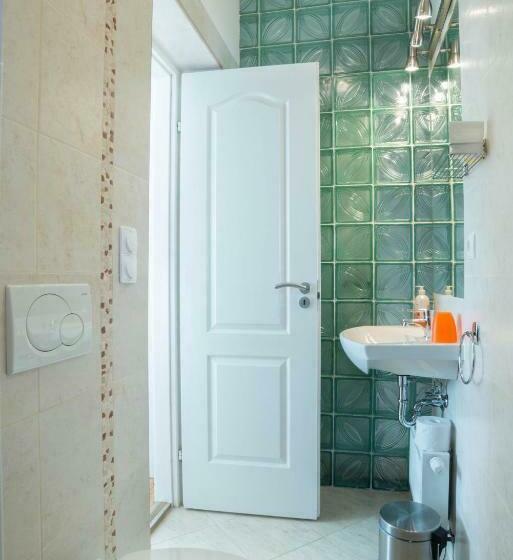 חדר סטנדרט יחיד, Toldi Panzió Hévíz