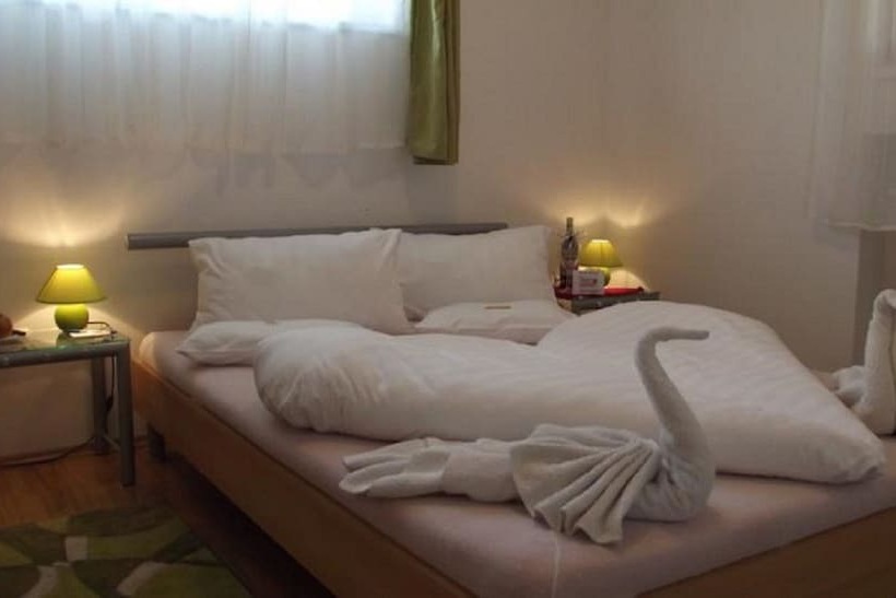 חדר סטנדרט, Toldi Panzió Hévíz