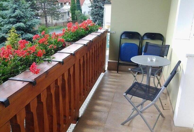 발코니가 있는 스위트, Toldi Panzió Hévíz