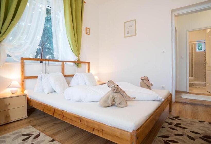 סוויטה עם מרפסת, Toldi Panzió Hévíz