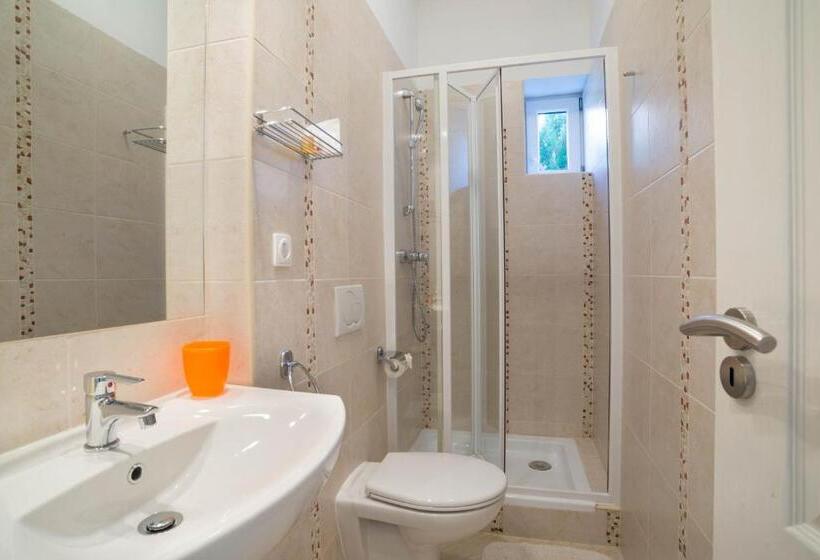 סוויטה עם מרפסת, Toldi Panzió Hévíz