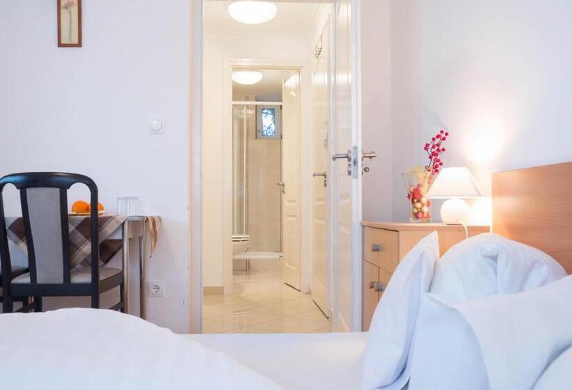 סוויטה, Toldi Panzió Hévíz