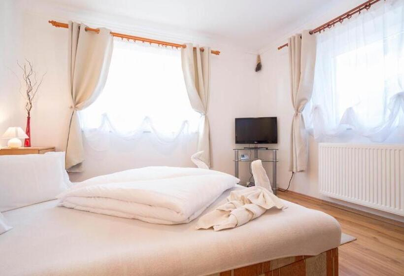 스위트, Toldi Panzió Hévíz