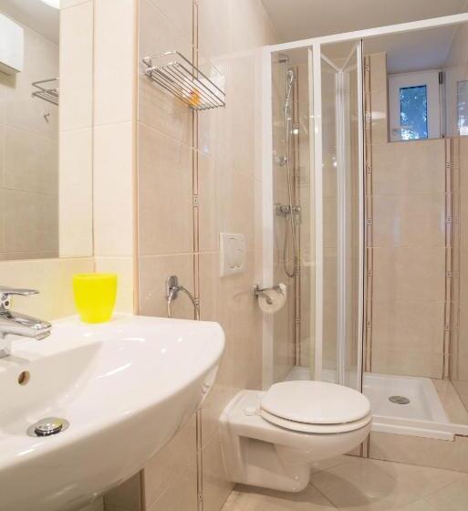 스위트, Toldi Panzió Hévíz