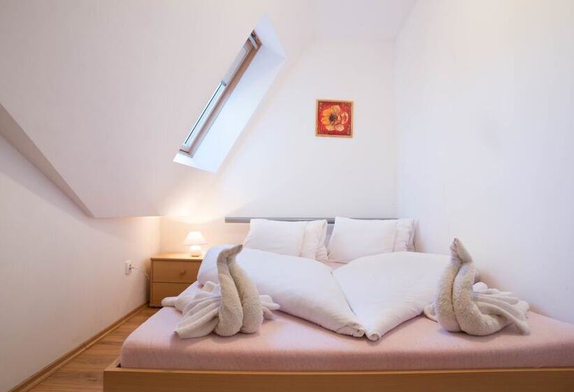 סוויטת 2 חדרי שינה, Toldi Panzió Hévíz