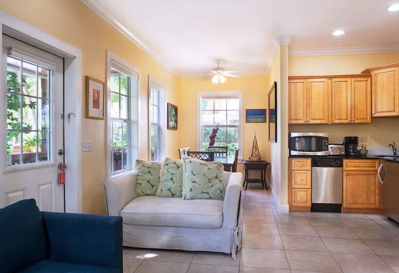 スイート, Travelers Palm