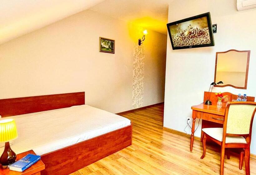 スタンダードトリプルルーム, U Sarnowskich