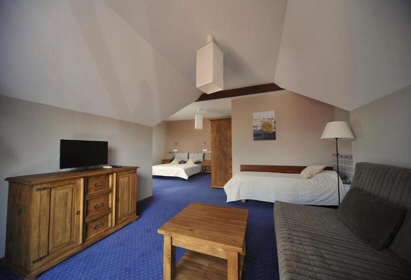 חדר סטנדרט לשלושה, Vertigo Narie