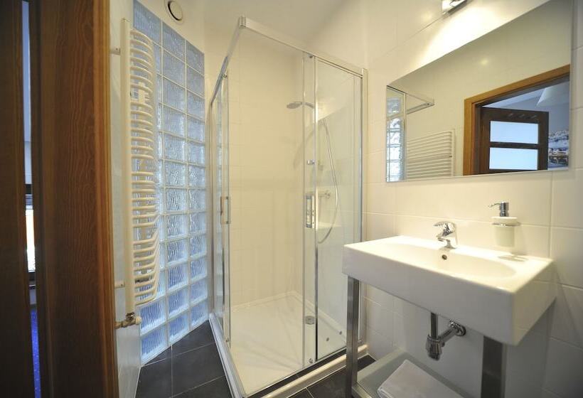 חדר סטנדרט, Vertigo Narie