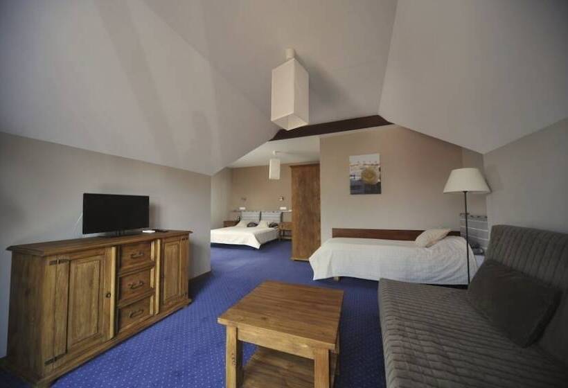 חדר סטנדרט לשלושה, Vertigo Narie