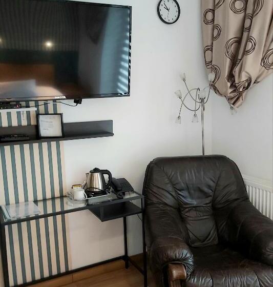 اتاق استاندارد یک تخته با بالکن, Villa Hubertus Kutno