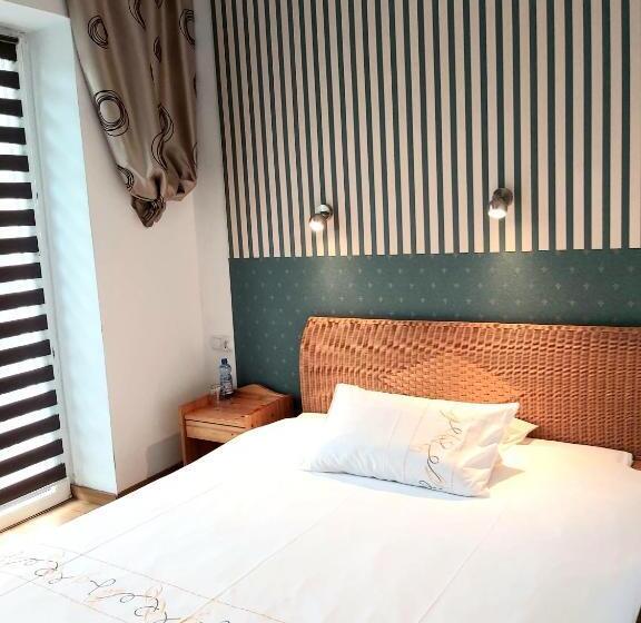 اتاق استاندارد یک تخته با بالکن, Villa Hubertus Kutno