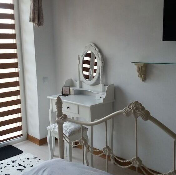 اتاق استاندارد یک تخته با بالکن, Villa Hubertus Kutno