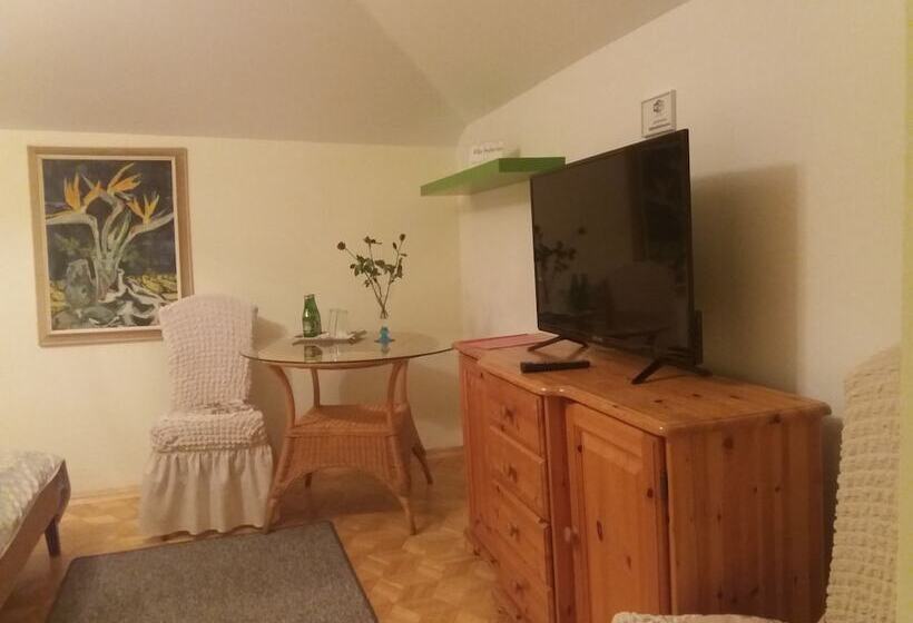 اتاق استاندارد با وان آب گرم, Villa Hubertus Kutno