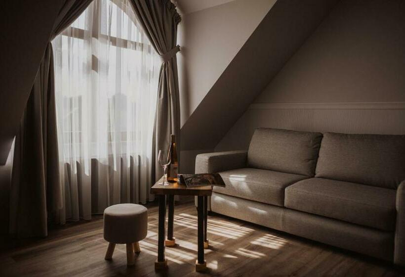 דירת חדר, Winny Dworek