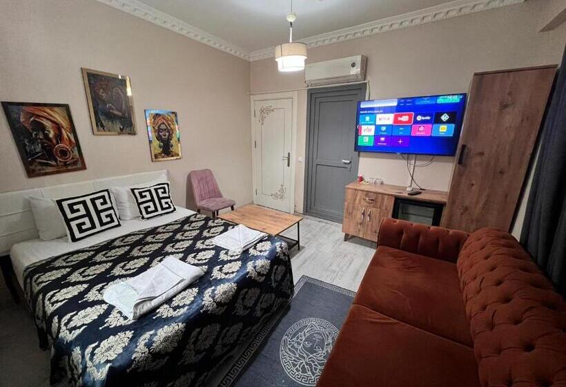 スタンダードルーム, Royal