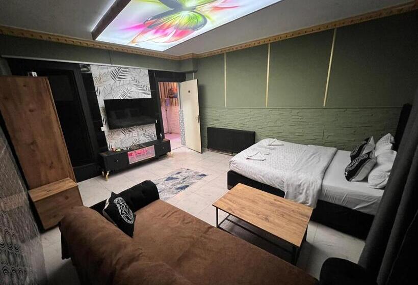 スタンダードルーム, Royal