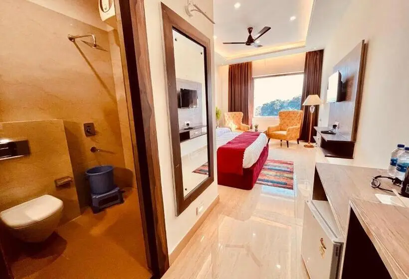 Deluxe-huone King-vuode, Ganges Blossam   A Four Star Luxury Hotel & Resort