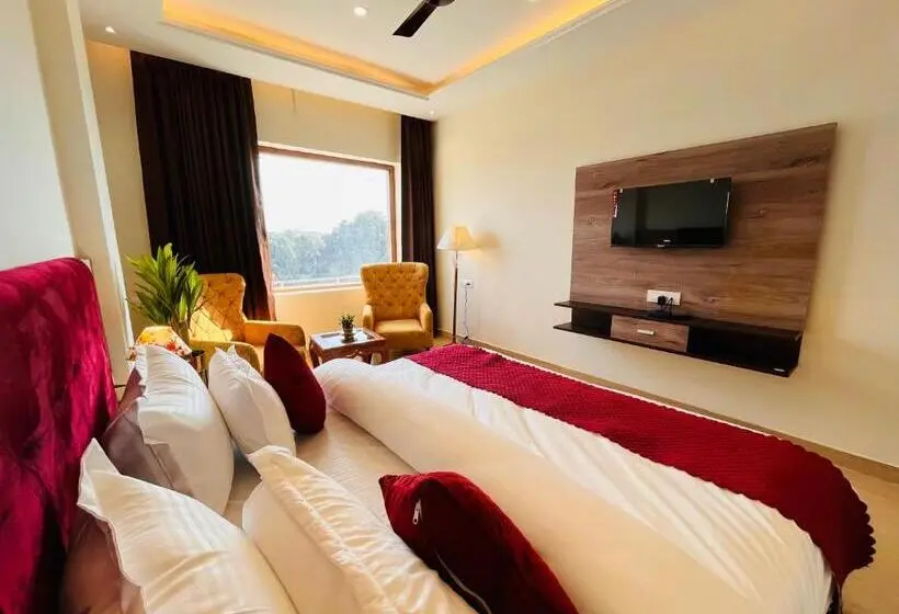Deluxe-huone King-vuode, Ganges Blossam   A Four Star Luxury Hotel & Resort