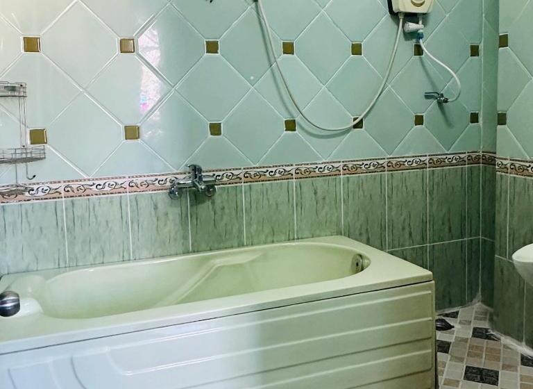 اتاق استاندارد سه نفره, Hoàng Hảo