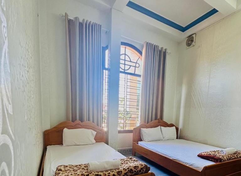 اتاق استاندارد سه نفره, Hoàng Hảo