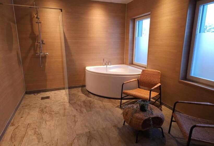 جناح, Let I Jörn Ab