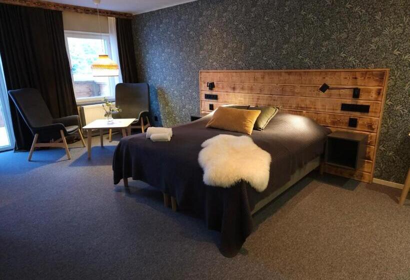 جناح, Let I Jörn Ab