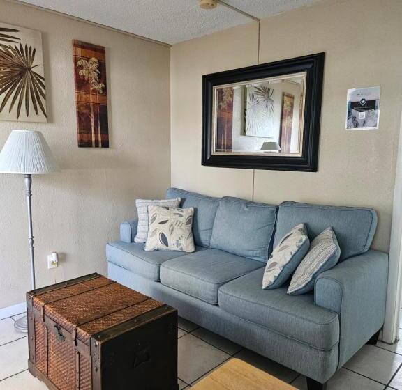 Люкс, Oasis Palms Resort