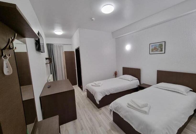 חדר סטנדרט לשלושה, Perla Oltului