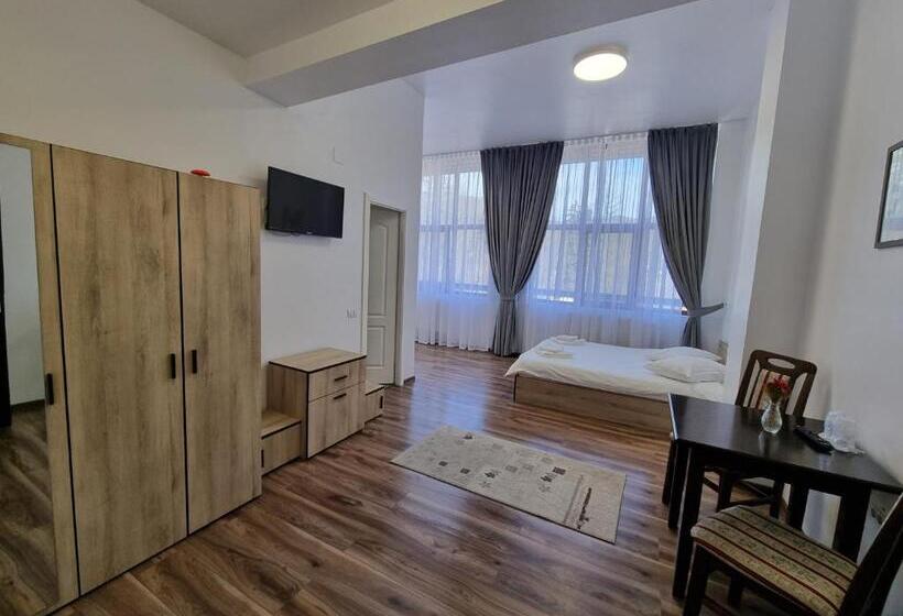 דירת חדר, Perla Oltului