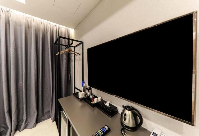 スタンダードルーム, The M