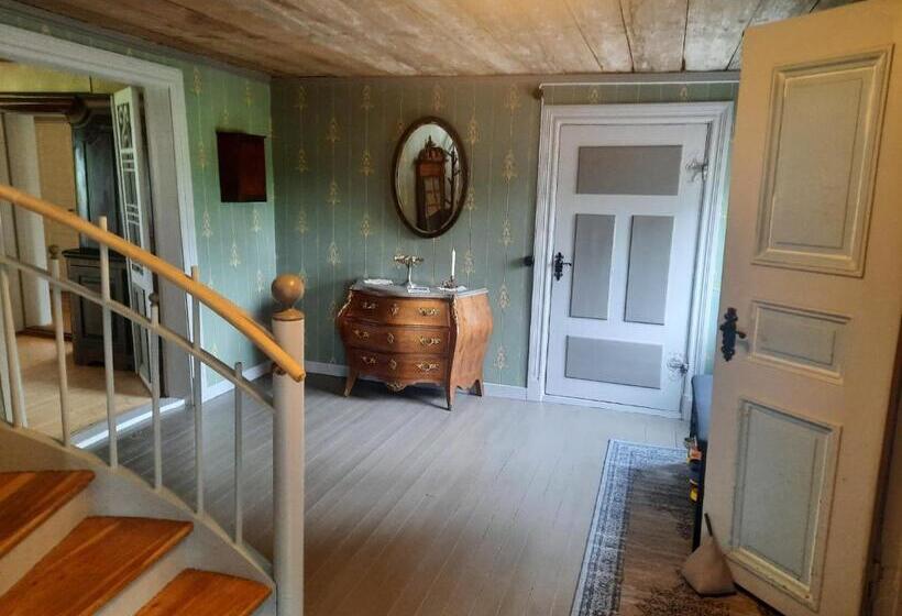 Номер Deluxe, Sjötorps Säteris 1600 Tals Huvudbyggnad