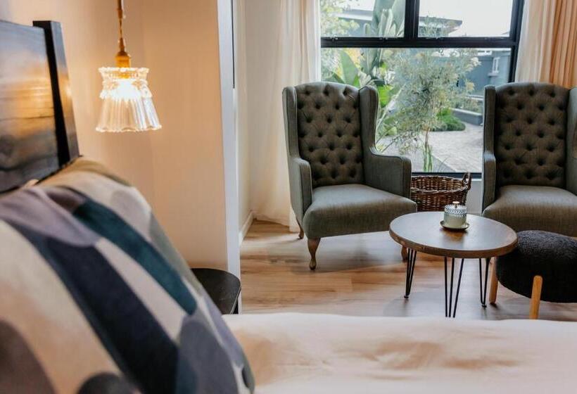 سوییت لوکس, Fancy Fritz B&b