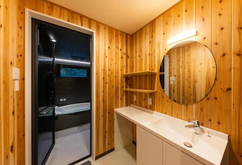 Habitació Quàdruple Estàndard, 日本の秘境で味わう絶品地鶏 ジローのおうち