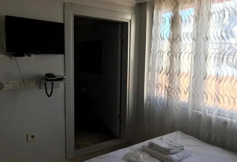 Standard-huone, Emin Konak